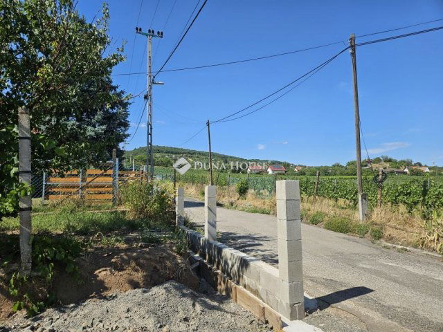 Eladó telek, Pécsett 35 M Ft / költözzbe.hu