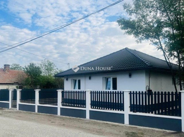 Eladó családi ház, Tápiószelén 44.9 M Ft, 3 szobás