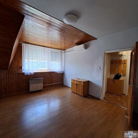 Kiadó téglalakás, albérlet, Szolnokon 115 E Ft / hó, 1 szobás