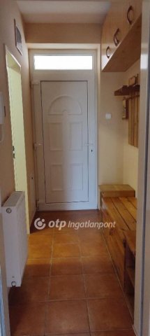 Eladó téglalakás, Pápán 35.89 M Ft, 1+1 szobás