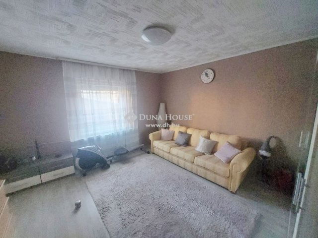 Eladó családi ház, Kerepesen 72.99 M Ft, 3 szobás