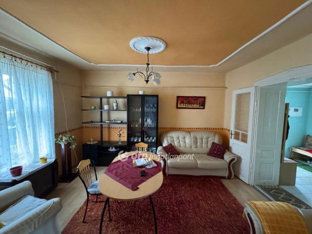 Eladó családi ház, Kisteleken 29.99 M Ft, 2 szobás