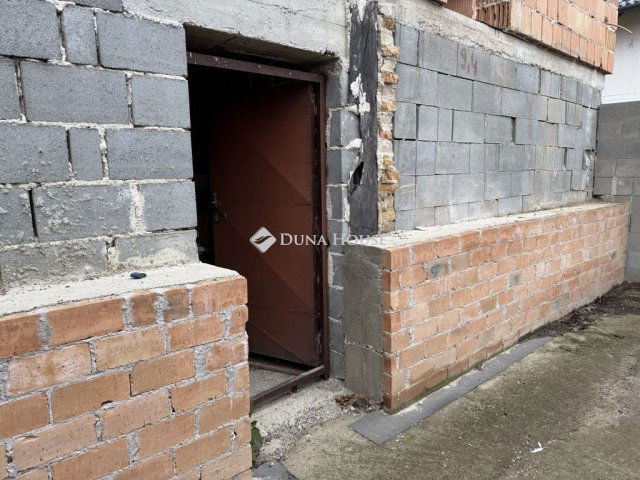 Eladó családi ház, Sóskúton 80 M Ft, 3 szobás