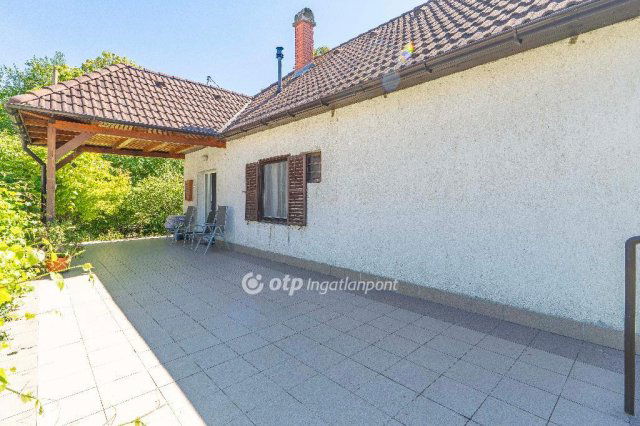 Eladó nyaraló, Gárdonyban 60 M Ft, 1+3 szobás