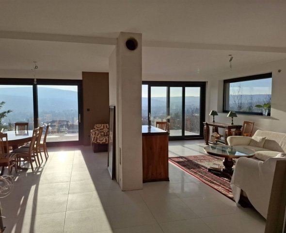 Eladó családi ház, Nagykovácsiban 328.5 M Ft, 7+1 szobás