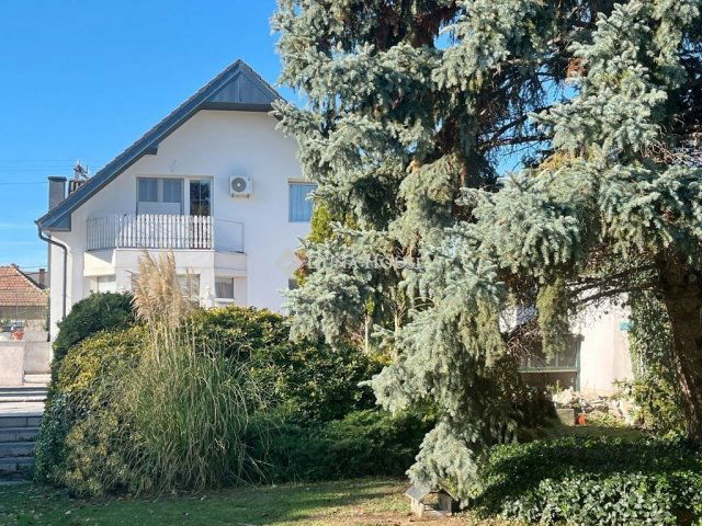 Eladó családi ház, Bőn 94.5 M Ft, 6 szobás