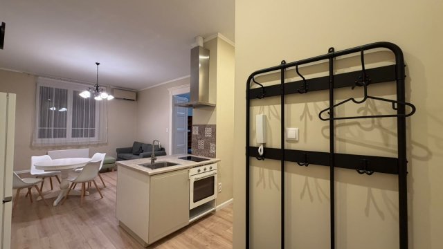 Kiadó téglalakás, albérlet, V. kerületben, Királyi Pál utcában