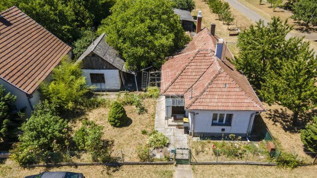 Eladó családi ház, Karácsondon 16.99 M Ft, 2 szobás