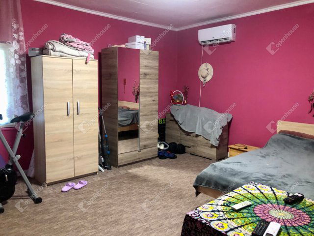 Eladó családi ház, Bucsután 11.9 M Ft, 1 szobás