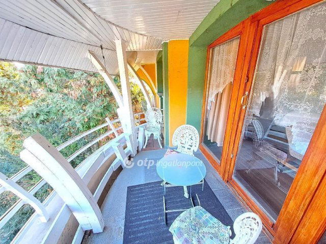 Eladó családi ház, Szolnokon 95 M Ft, 9 szobás