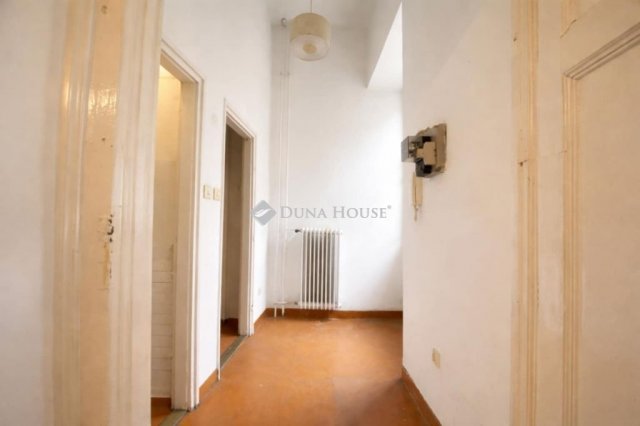 Eladó téglalakás, Budapesten, VI. kerületben 62 M Ft, 1 szobás