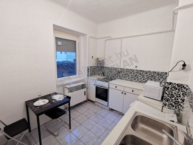 Kiadó téglalakás, albérlet, III. kerületben, Bécsi úton