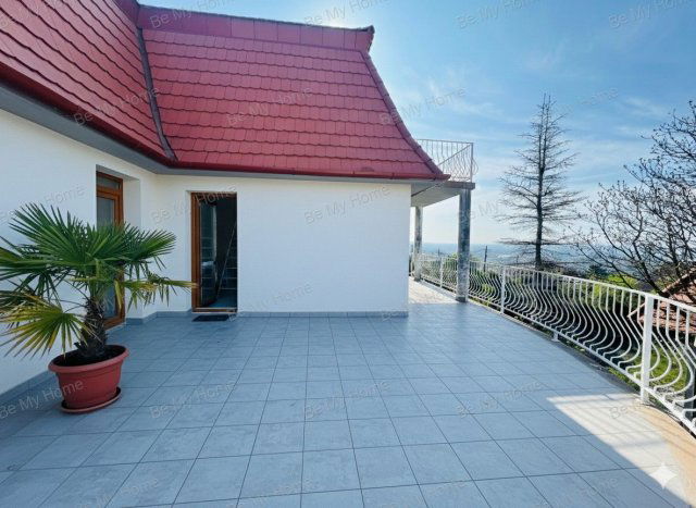 Eladó családi ház, Szentendrén 190 M Ft, 5 szobás