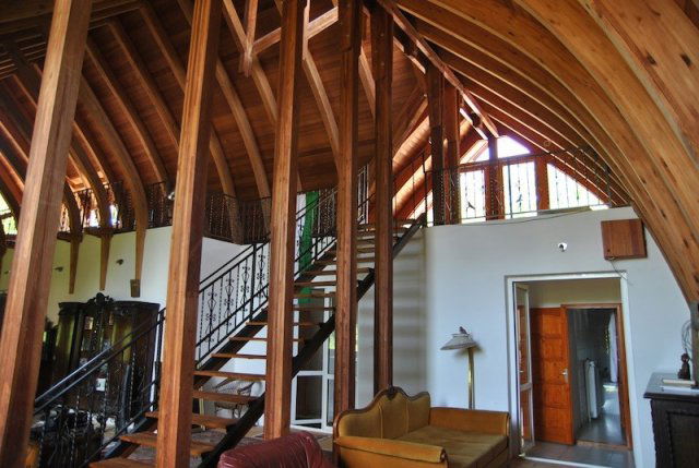 Eladó családi ház, Leányfaluban 237 M Ft, 9 szobás