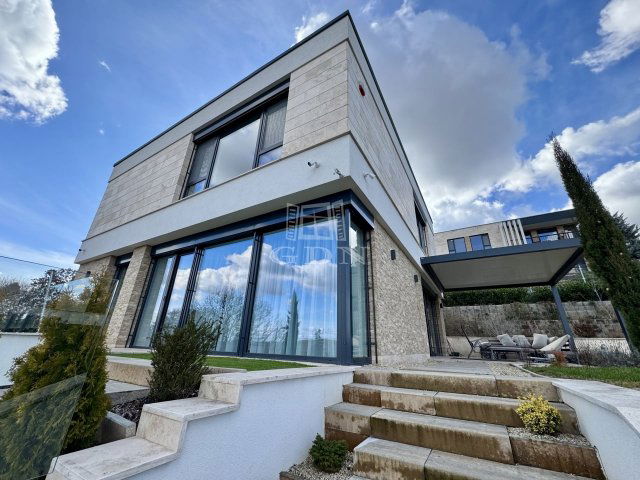 Kiadó családi ház, albérlet, Budaörsön 2000 E Ft / hó