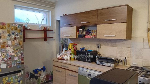 Eladó családi ház, Szegeden 90 M Ft, 4 szobás