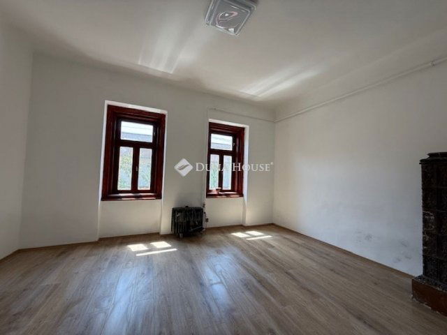 Eladó családi ház, Cegléden 53 M Ft, 3 szobás