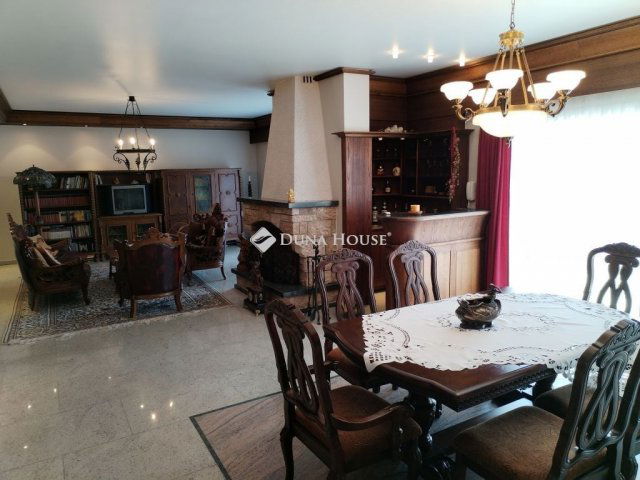 Eladó családi ház, Kiskunlacházán 114.99 M Ft, 5 szobás