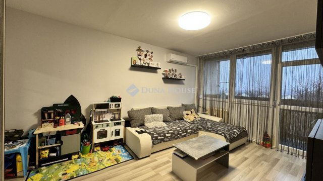 Eladó panellakás, Nyíregyházán, Fazekas János téren 42.85 M Ft