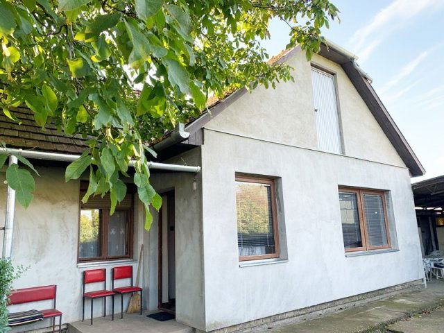 Eladó családi ház, Dombóváron 34.99 M Ft, 3 szobás