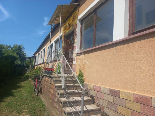 Eladó családi ház, Alsónémediben 58 M Ft, 4 szobás