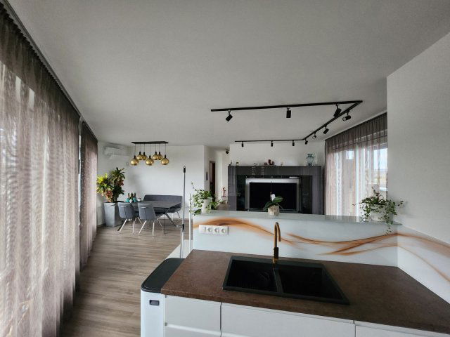 Eladó téglalakás, Budapesten, XXI. kerületben 177 M Ft, 4 szobás