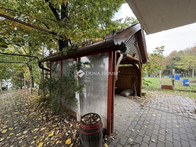 Eladó nyaraló, Nyergesújfaluban 20.9 M Ft, 1 szobás