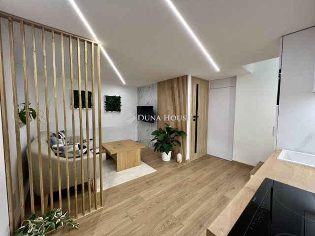 Eladó téglalakás, Budapesten, VI. kerületben 129 M Ft, 6 szobás