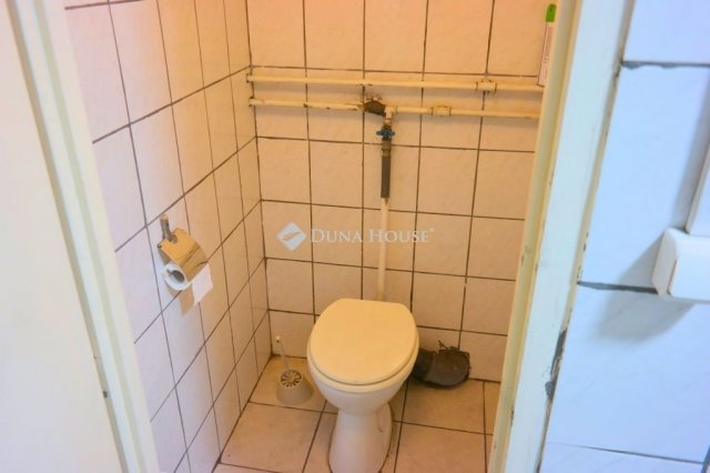 Eladó ipari ingatlan, Budapesten, XXI. kerületben 59.9 M Ft
