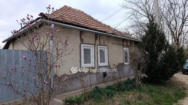 Eladó családi ház, Jászfényszarun 15.9 M Ft, 1+1 szobás