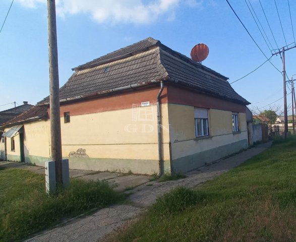 Eladó családi ház, Nagybaracskán 7.5 M Ft, 2 szobás