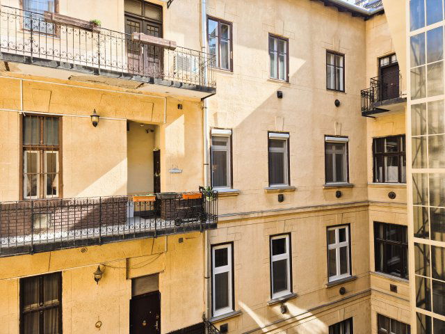 Eladó téglalakás, Budapesten, VIII. kerületben, Krúdy utcában