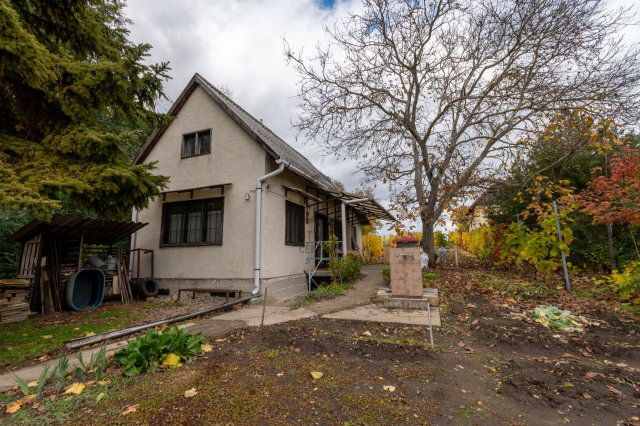 Eladó családi ház, Székesfehérvárott 19.9 M Ft, 1 szobás