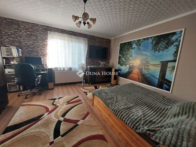Eladó családi ház, Vecsésen 102 M Ft, 3 szobás