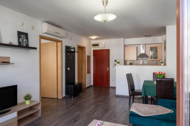 Eladó téglalakás, Budapesten, VII. kerületben, Holló utcában