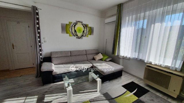 Eladó téglalakás, Budapesten, IX. kerületben 54.9 M Ft, 1 szobás