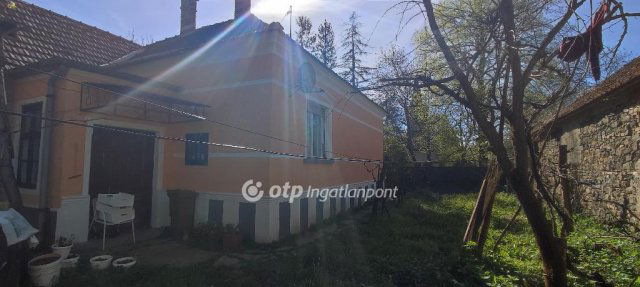 Eladó családi ház, Kispiriten 15.9 M Ft, 4 szobás