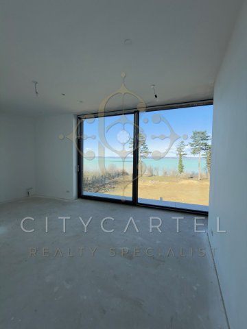 Eladó családi ház, Balatonföldváron 680 M Ft, 5 szobás