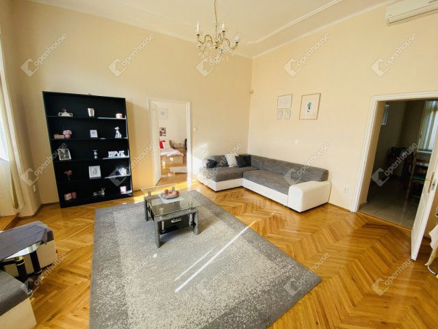 Eladó téglalakás, Szegeden 98.5 M Ft, 3 szobás