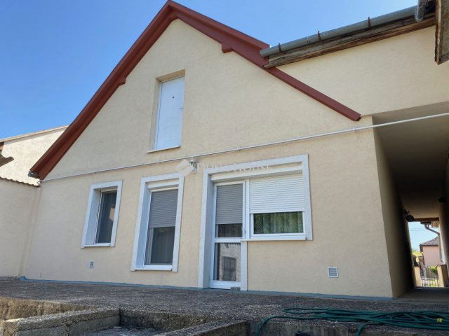 Eladó családi ház, Alcsútdobozon 65 M Ft, 3 szobás