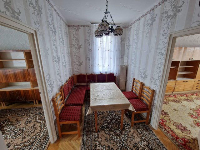 Eladó téglalakás, Tatabányán 36 M Ft, 2 szobás