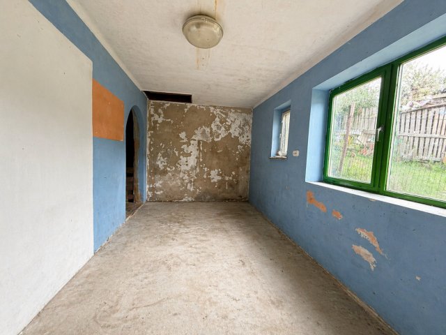 Eladó családi ház, Pécsett 13.9 M Ft, 2 szobás