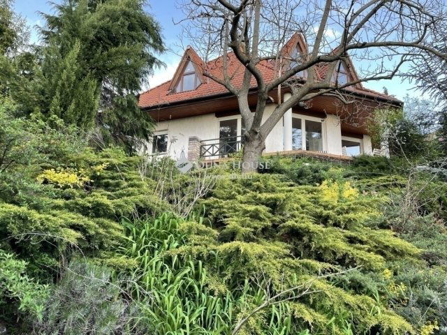 Eladó családi ház, Gödöllőn 169 M Ft, 7 szobás