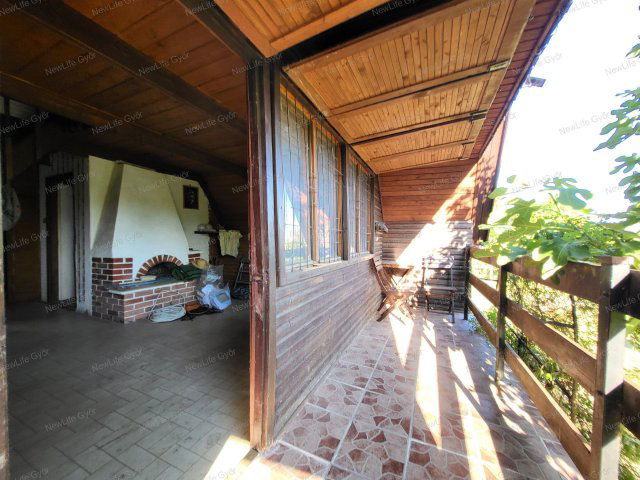 Eladó nyaraló, Győrött 22 M Ft, 3 szobás / költözzbe.hu