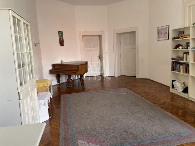 Eladó téglalakás, Budapesten, VI. kerületben 169 M Ft, 5 szobás