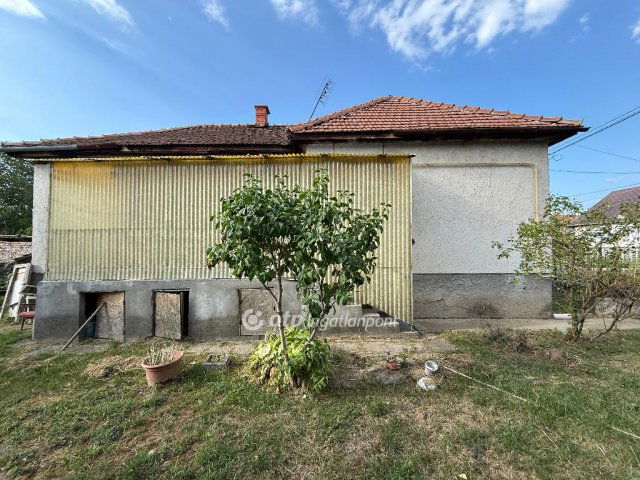 Eladó családi ház, Pásztón 19.9 M Ft, 3 szobás