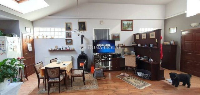 Eladó családi ház, Budapesten, XV. kerületben 120 M Ft, 3 szobás