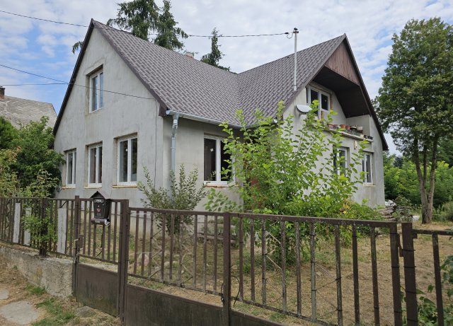 Eladó családi ház, Igalon 49 M Ft, 6+3 szobás