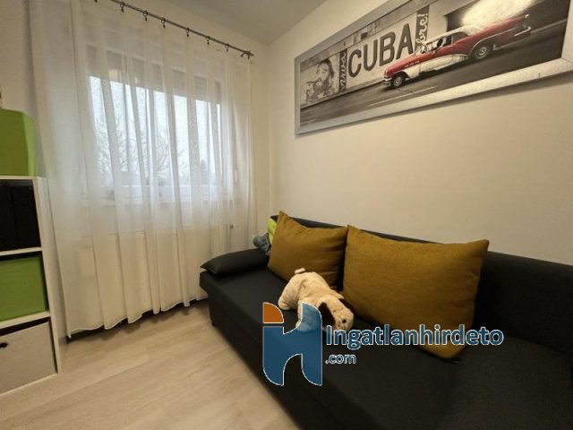 Eladó téglalakás, Debrecenben 49 M Ft, 2 szobás