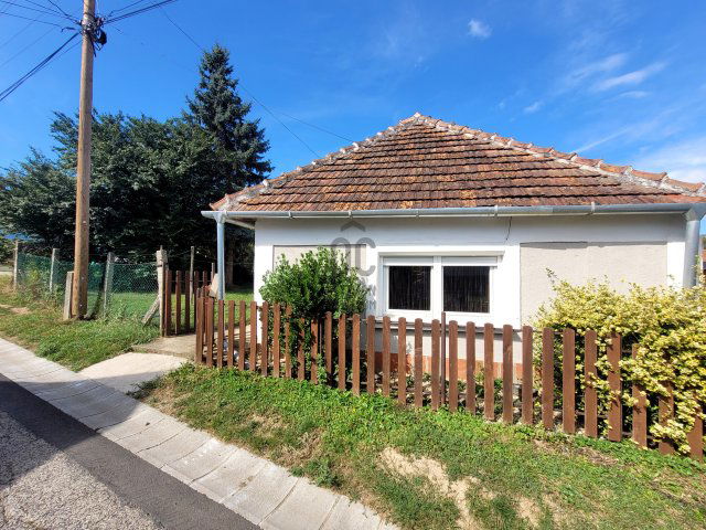 Eladó családi ház, Toronyon 10.5 M Ft, 1 szobás